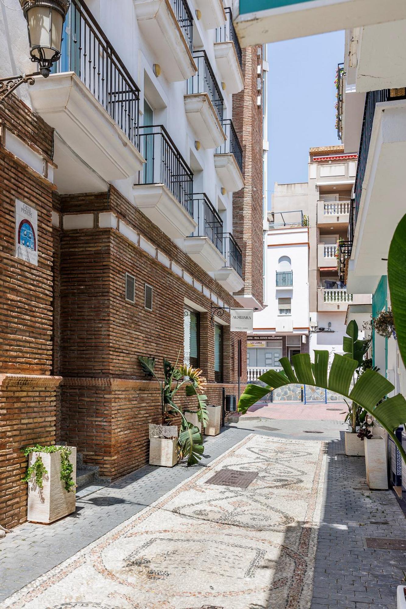 Hotel Almijara - Mares La Herradura  Exterior photo